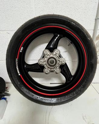 Cerchio posteriore e gomma 160/60 ducati monster