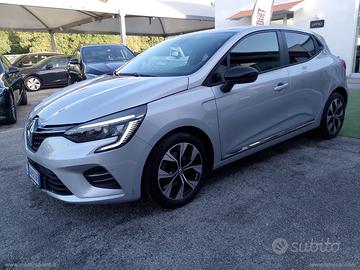 RENAULT Clio Blue dCi 100 CV Evolution NEOPATENTAT