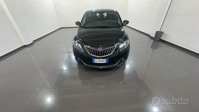 Lancia Y 1.0 Mild - Hybrid