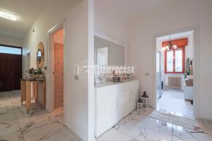 PORZIONE DI BIFAMILIARE CON 3 CAMERE DA LETTO