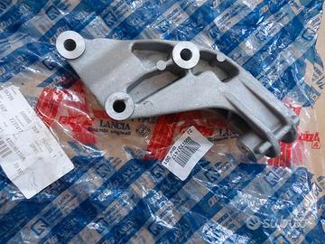 FIAT PUNTO CABRIO : SUPPORTO MOTORE LATO CAMBIO