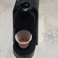 macchina caffè Nespresso Essenza Mini 