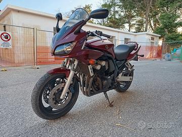 YAMAHA Fzs600 fazer