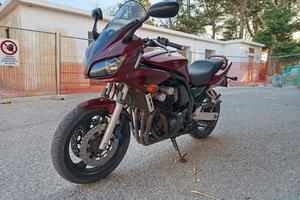 YAMAHA Fzs600 fazer