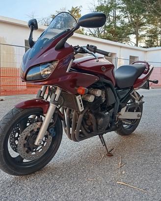 YAMAHA Fzs600 fazer