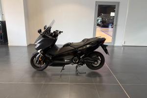 T-MAX 530 DX ABS