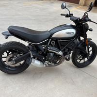 Ducati Scrambler 800 Icon Dark