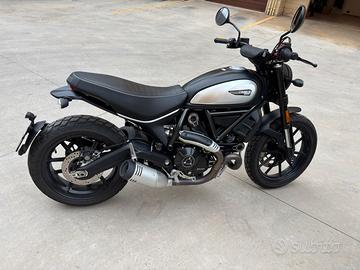 Ducati Scrambler 800 Icon Dark