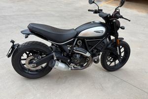 Ducati Scrambler 800 Icon Dark