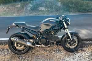 Ducati Monster 695