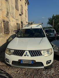 Mitsubishi L200 2.5 MOTORE DA SOSTITUIRE