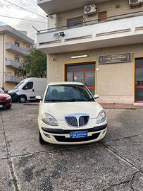 Lancia Ypsilon 1.3 MJT 75 CV Platino