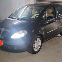 Lancia Musa 2006 1.4 16v benzina