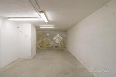 MAGAZZINO A PALAZZOLO SULL'OGLIO