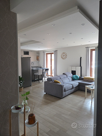 Mercogliano: Luminoso 100mq Arredato con Doppi Ser