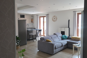 Mercogliano: Luminoso 100mq Arredato con Doppi Ser