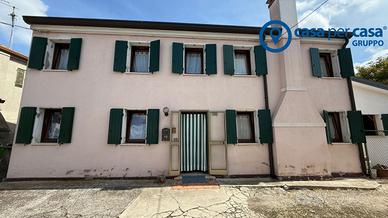 CASA SINGOLA CON GIARDINO A SAN MARTINO DI VENEZZE