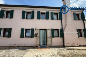 CASA SINGOLA CON GIARDINO A SAN MARTINO DI VENEZZE