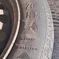 Gomme da neve con cerchi in ferro