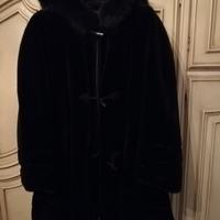 Ecopelliccia colore nero con cappuccio tg.42/44