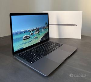 Macbook Air 13'' 8-Core 8GB RAM
