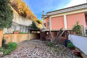 PORZIONE DI QUADRIFAMILIARE A GENZANO DI ROMA