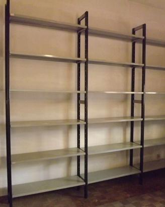 Scaffali metallici