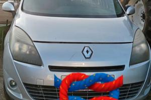 Renault Scenic 7 posti motore da rifare 