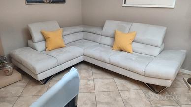 divano angolare nuovo