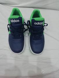 scarpe da tennis donna Adidas. 