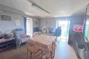 CASA SEMINDIPENDENTE A ROCCA D'ARAZZO