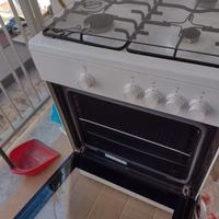 Cucina a Gas con Forno BEKO – Pronta all’Uso!