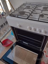 Cucina a Gas con Forno BEKO – Pronta all’Uso!