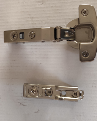 Cerniere ante cucina Hettich