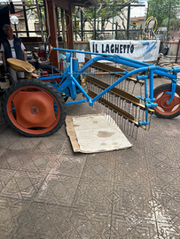 Ranghinatore con motore a petrolio