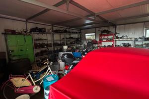 Ricambi auto in blocco