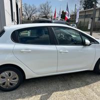Peugeot 208 BlueHDi 75 5 porte Allure