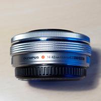 Olympus M.Zuiko Digital 14-42mm f/3.5-5.6 EZ