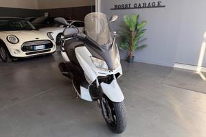 YAMAHA X-MAX 250