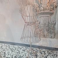 Manichino in ferro battuto da bambina