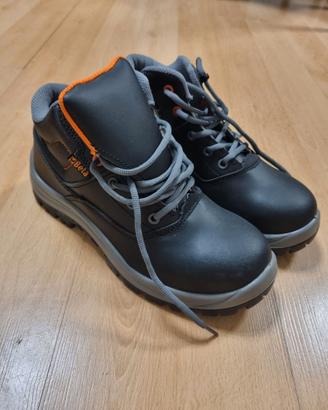 Scarpe antinfortunistiche