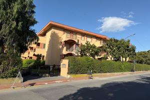 4 LOCALI A DIANO MARINA