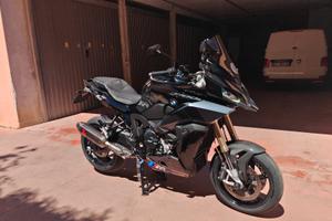 s1000xr triple black