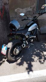 Moto 800