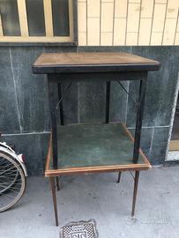 2 tavoli pieghevoli vintage d’antiquariato 1900-50