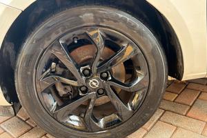 4 cerchi e gomme Opel corsa 2015