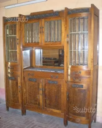 Mobile antico stile liberty