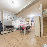 Villino a schiera su tre livelli - Aranova, Via Si