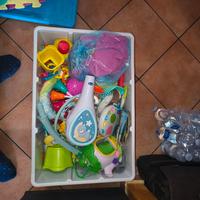 scatola giochi vari bimba 0-2 anni 