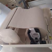 macchina asciuga mani da bagno con rotolo di carta